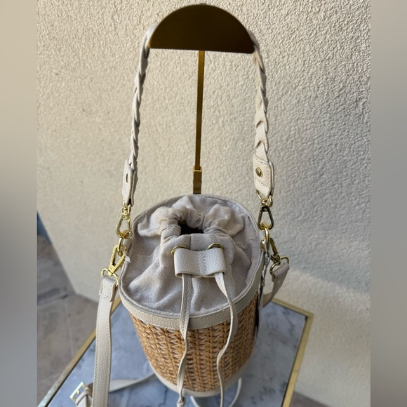 Tommy Bahama Tan and Cream Shoulder Bag - Picture 8 of 8